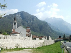 Panorama di Venzone con mura